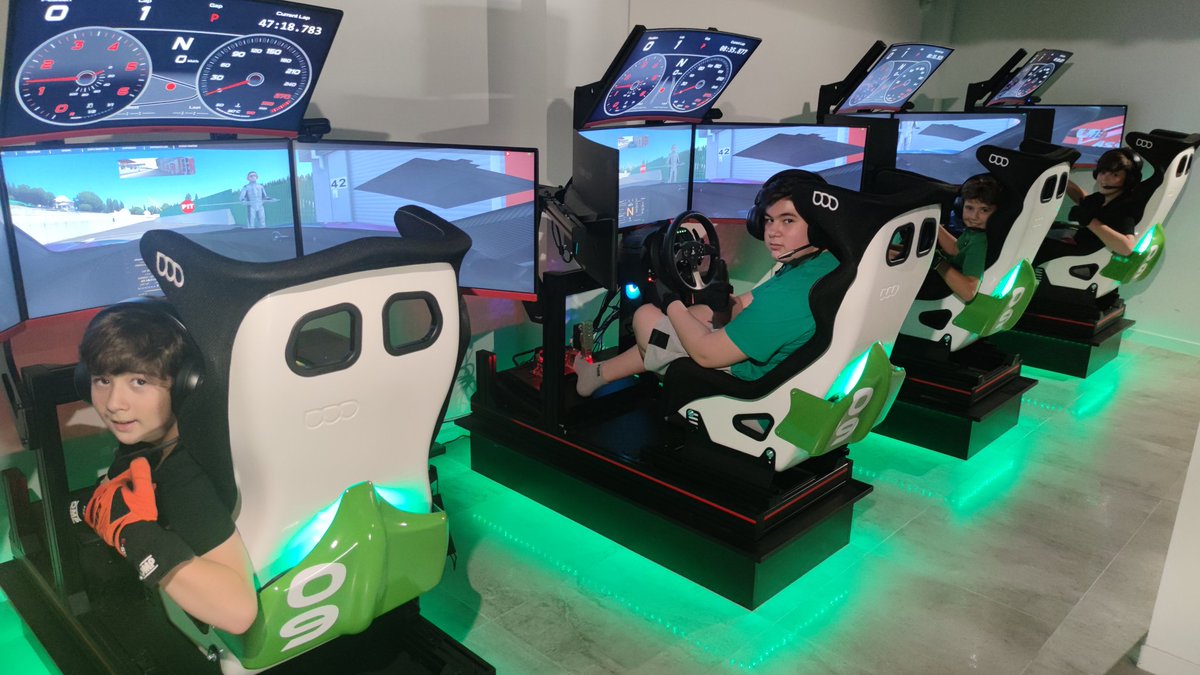 Hoy finalizamos la primera semana de nuestro primer Campus Simracing para jóvenes futuros pilotos 🏁🏁🏁🏁

Ha sido genial compartir 5 días con estos chicos. Se lo han pasado en grande aprendiendo y compitiendo. Ellos son el futuro del #simracing.
Muchas Felicidades a todos!!!!!