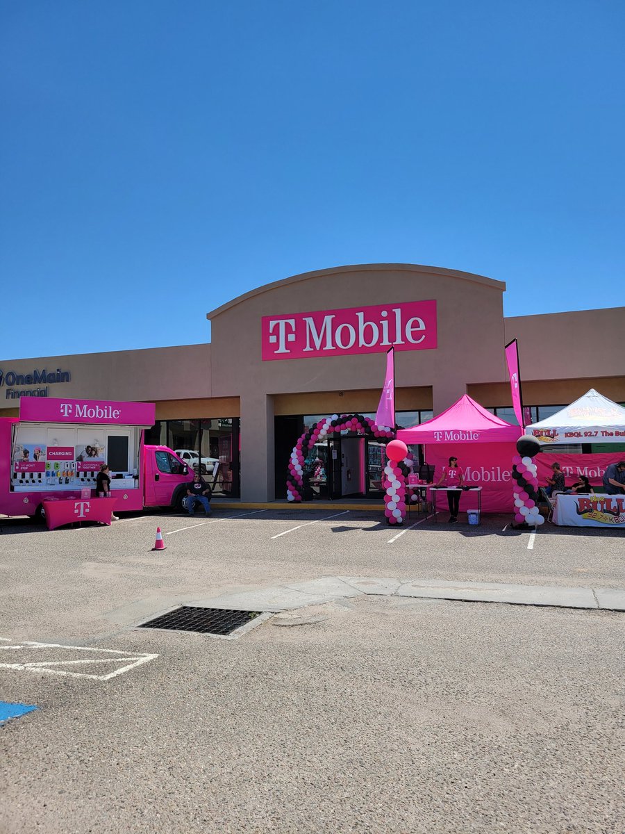 BEAUTIFUL day to help open a new store in Las Vegas, NM