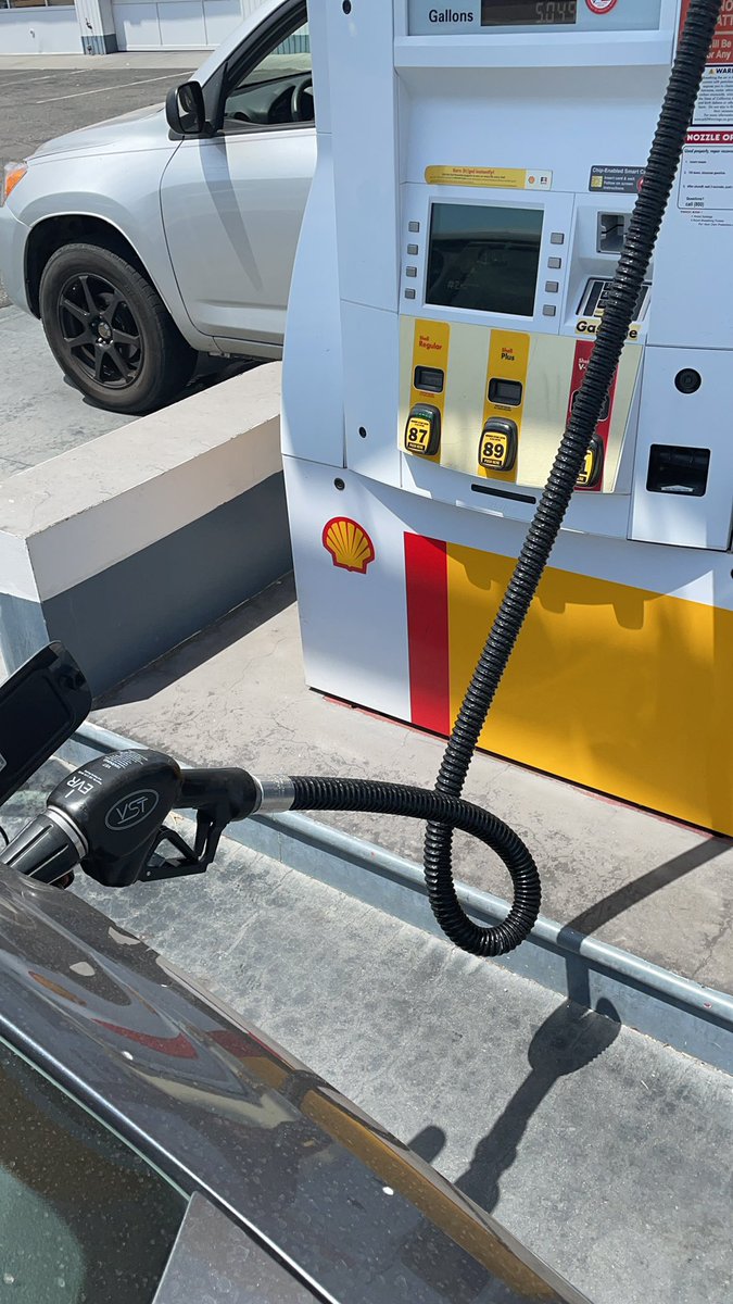 PaulGuzikDO's tweet image. I see loops everywhere now #GItwitter