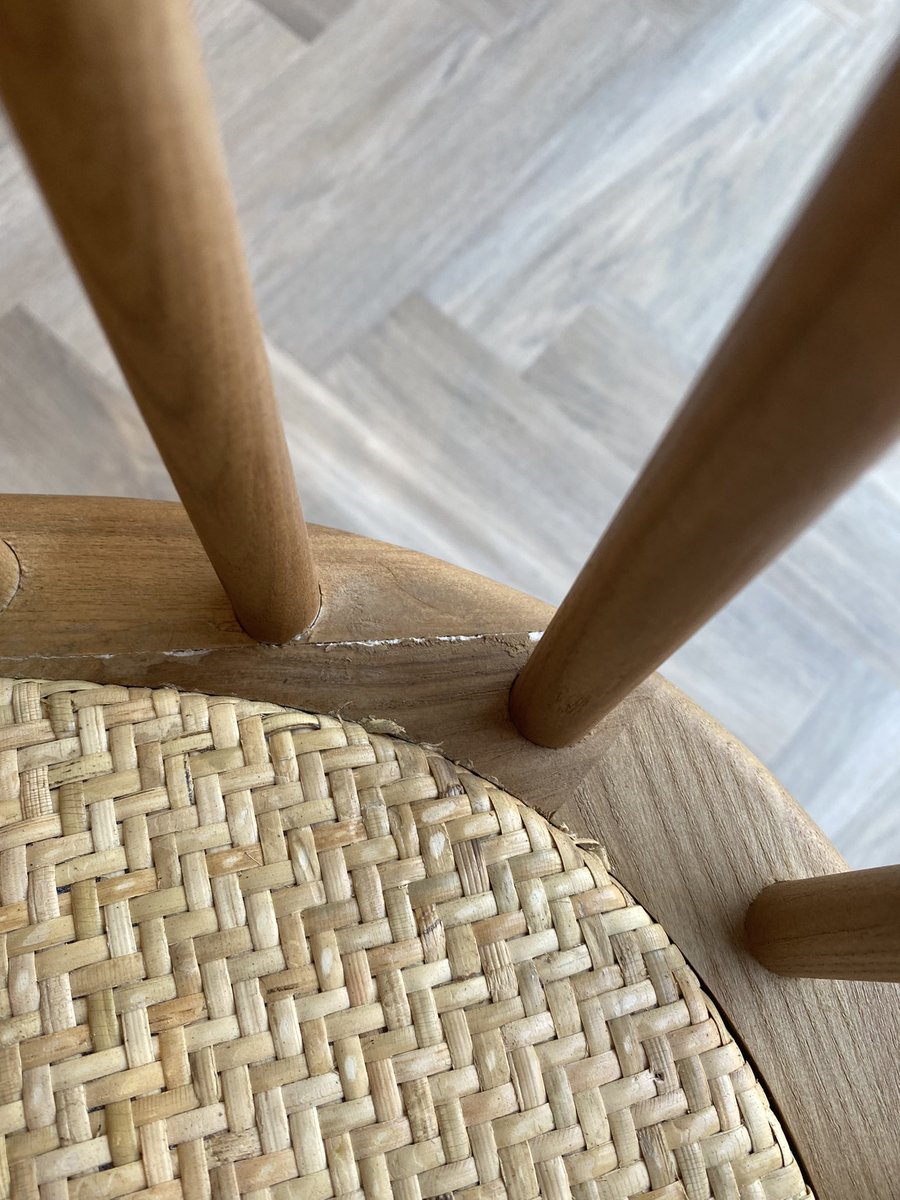 croftyjoshua's tweet photo. @ZARA_Care Hi we brought three chairs from you and 2 are faulty, one is broken and seems to be glued together and the other does not sit flush ORDER NO. 52115473823 https://t.co/1tAte5A2ZE