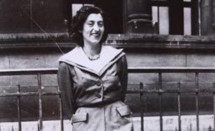 coherence_e's tweet image. « Le verbe résister doit toujours se conjuguer au présent. »
Lucie Aubrac