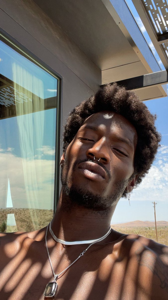 AdonisBosso's tweet photo. I’m my 30’s 🧔🏾 https://t.co/GxAC74AB6v
