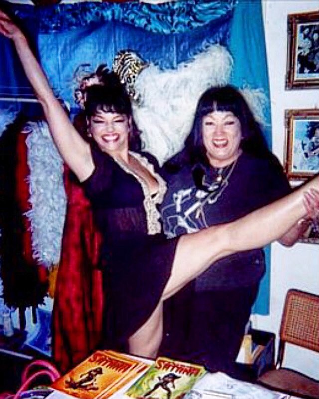 Happy Birthday in Heaven Tura Satana! 🎂🎉😈🙏

This pic  of us is a #throwback to 2005, at the old Burlesque Hall Of Fame in Helendale 

#turasatana #legend #goddess #burlesquequeen #fasterpussycatkillkill