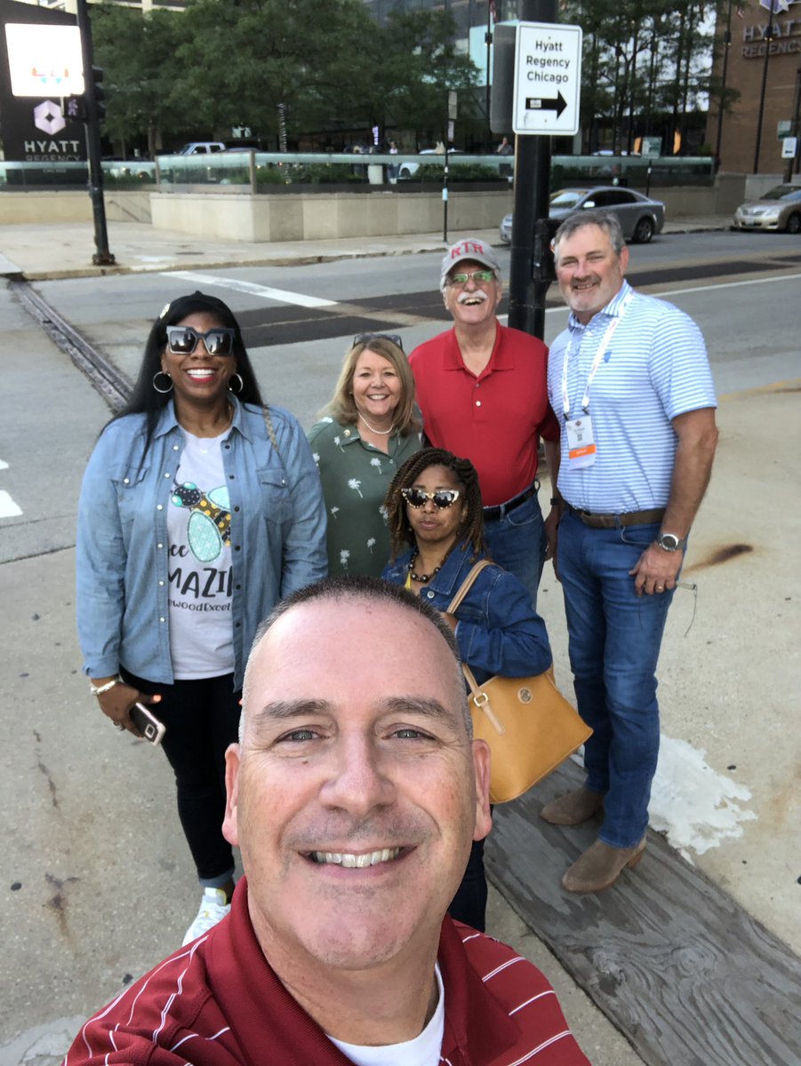 AL principals hitting the streets of Chicago! #NAESP21
