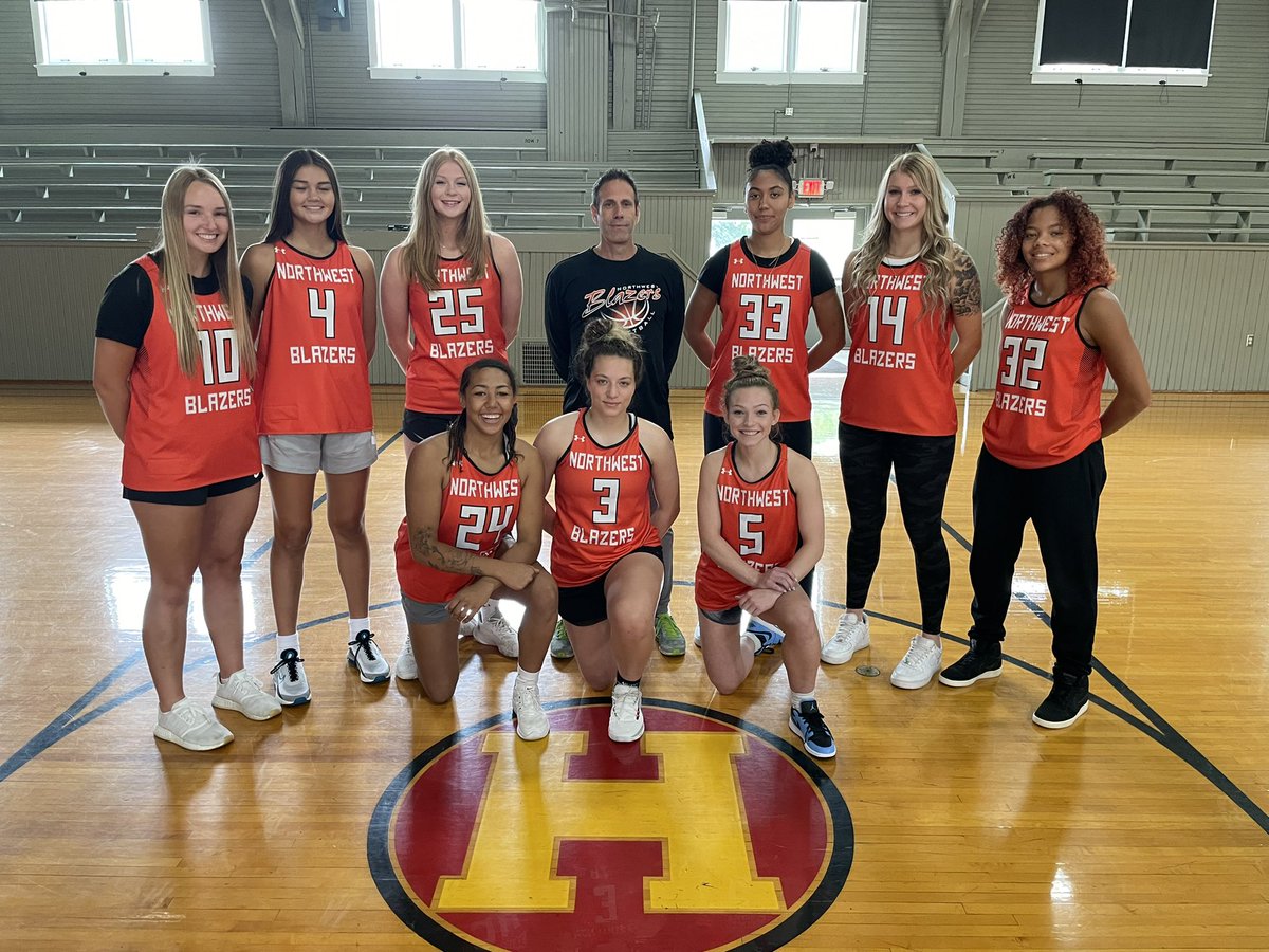 Northwest Blazers from Washington State <a href="/thehoosiergym/">The Hoosier Gym</a> for practice. <a href="/elliedenny_/">Ellie Denny</a>