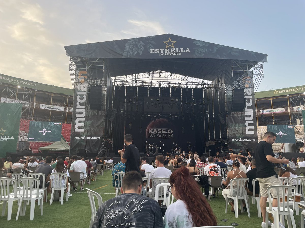 Culation's tweet photo. Los conciertos así para siempre, por favor. https://t.co/aGtyHWhF2O