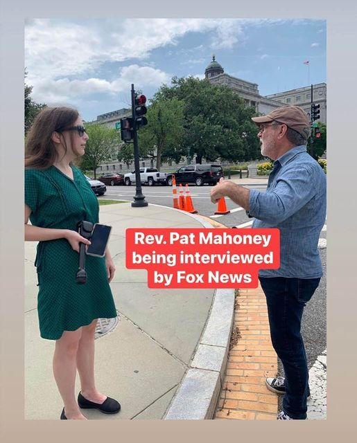 revmahoney's tweet photo. Doing an interview with Fox News yesterday about the United States Capitol fence coming down. On with the revolution for free speech and the First Amendment! #FreeSpeech #FirstAmendment #CapitolFence @mschlapp @mercedesschlapp #FreeTheCapitol https://t.co/5z8Z4CUrW0