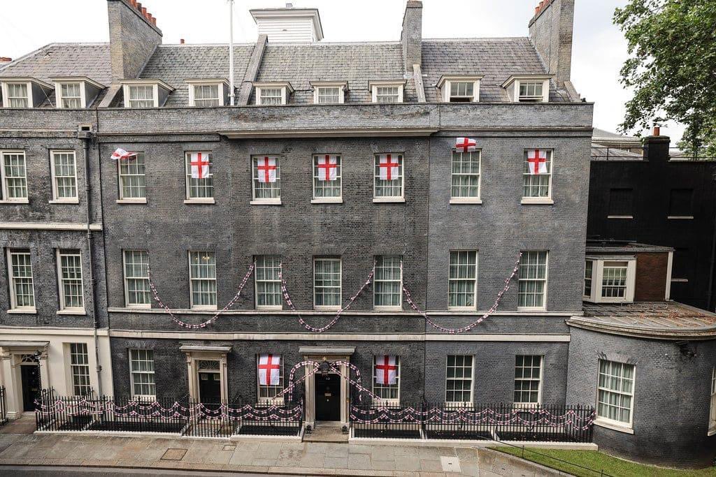 Can you guess who <a href="/10DowningStreet/">UK Prime Minister</a> is cheering for in #EuroFinal tomorrow?