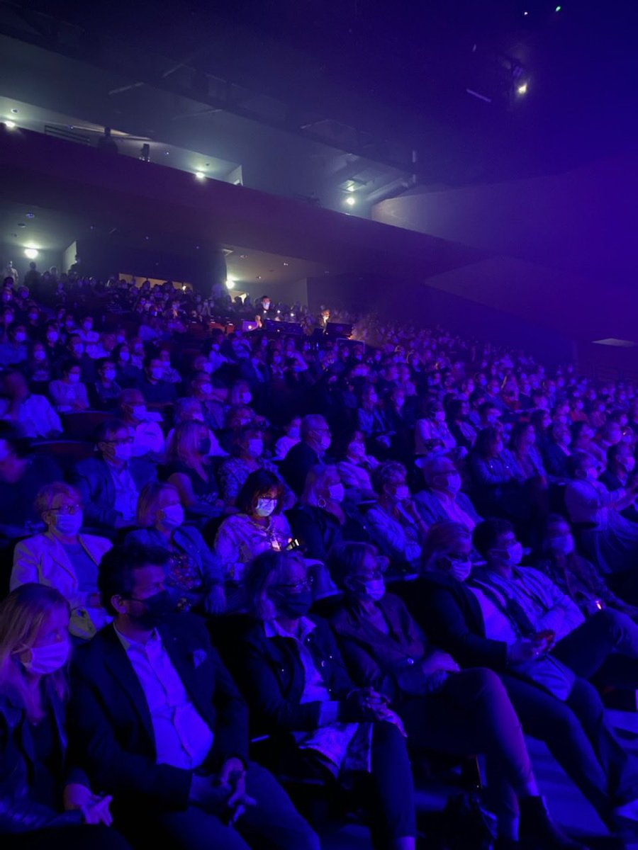 JeandeRB's tweet photo. #Autisme - Salle comble #LeTouquet pour le #Festival @festitouquether au profit notamment d’@AutismeInfoServ, des personnes autistes et des familles 👍👏 Merci aux artistes engagés, à la @villedutouquet & au maire @DFasquelle, à @cauetofficiel pour l’animation, à nos partenaires. https://t.co/XWa9MnxDhv