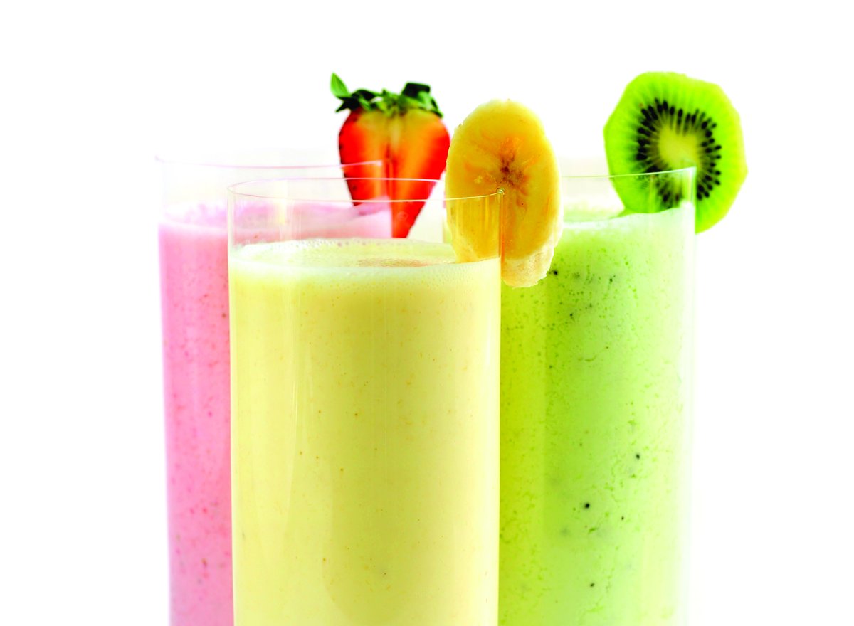eduONdairy's tweet photo. Did you know kefir has 3 times the amount of probiotics as yogurt? Try switching to kefir in your smoothies for added gut health benefits. https://t.co/1oU6ww6siX
