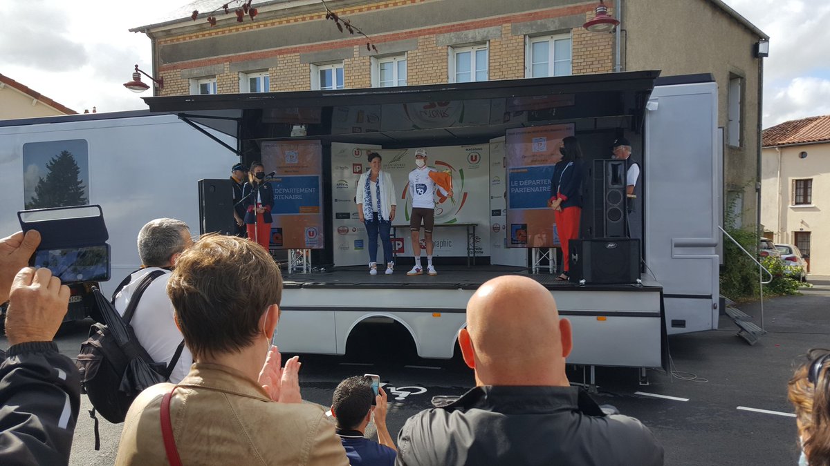 tour79's tweet photo. #tour79 Meilleur jeune !
Labrosse Jordan @ag2rcitroen_u23 https://t.co/2xC1jtgv1o