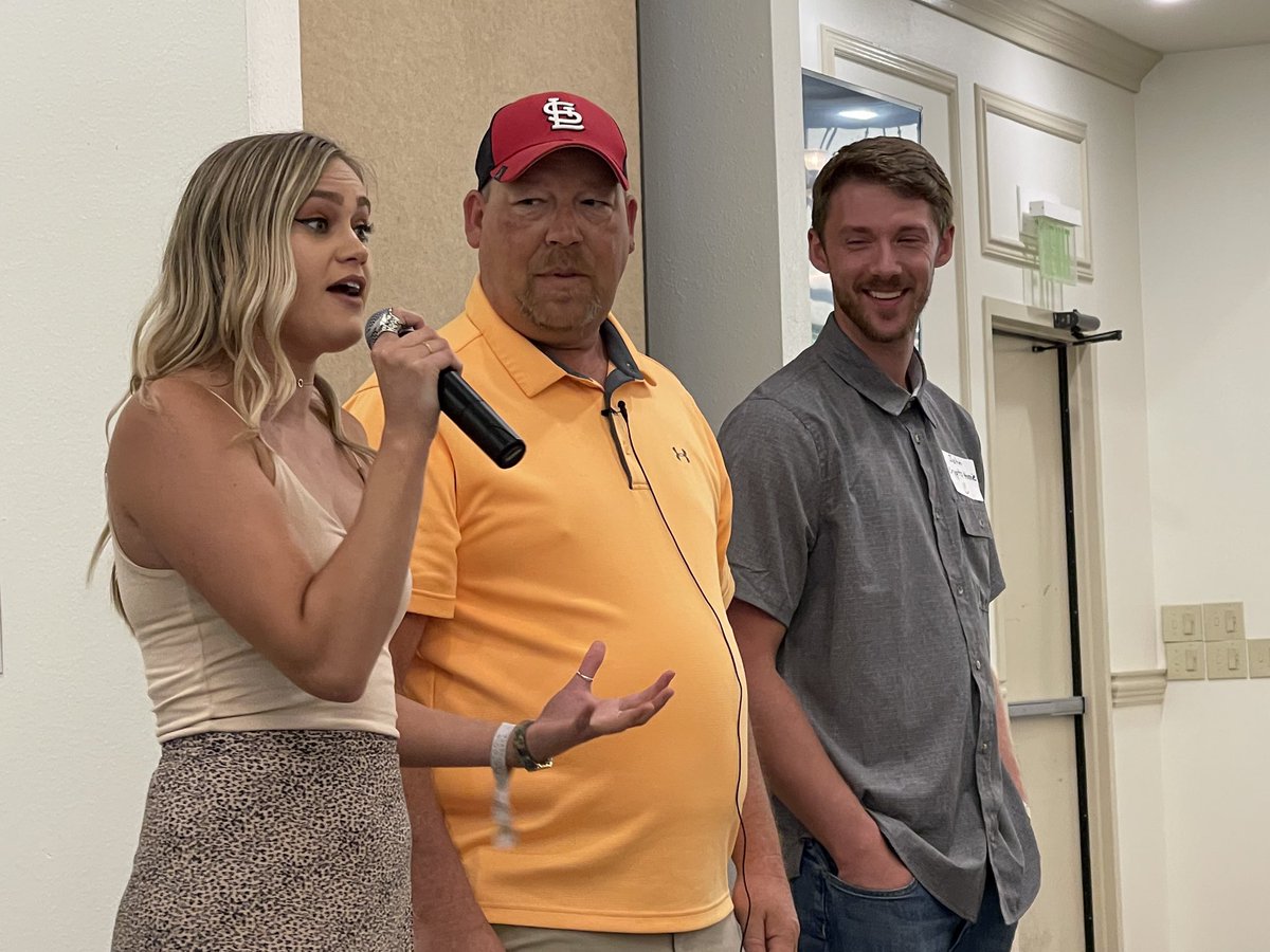 CryptoHomieJohn's tweet photo. @CryptoConsciou5 cracking jokes at the BitcoinBranches event🥳 https://t.co/tJtkCk1OnP