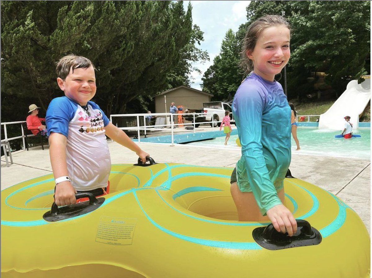 Who are you bringing to ride down the waterslides with this weekend? 

Great picture Jeff, thank you! 

 #Summerfun  #weekendvibes  #FinsUp  #Margaritaville  #familyfun  #LakeLanier