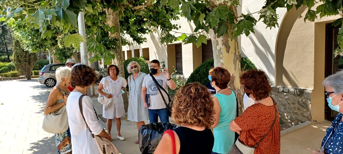 joanarimanyjuv's tweet image. Avui ha estat un veritable goig acompanyar gent de #Manlleu al santuari de la #Gleva i comentar-ne la seva història, tan propera a la ciutat. Fotos Marta Pujol @elterpuntnet @DIARIDEMANLLEU #devoció #religiositat