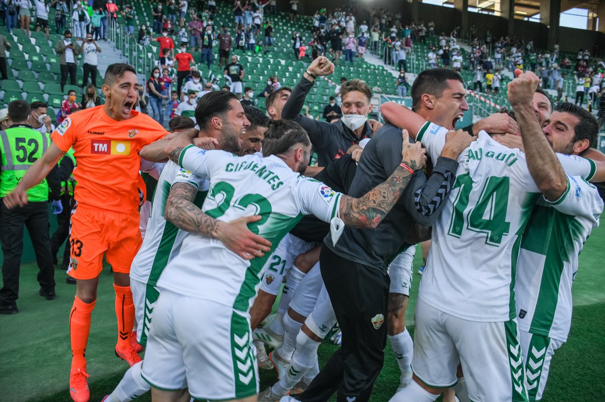 S48ElcheCF's tweet photo. Shithouse football = 12/12pts this weekend, good way to end the league season, onto the cup on Wednesday. 

That is all. 
@TheVFL_ https://t.co/w75SMWFnNN