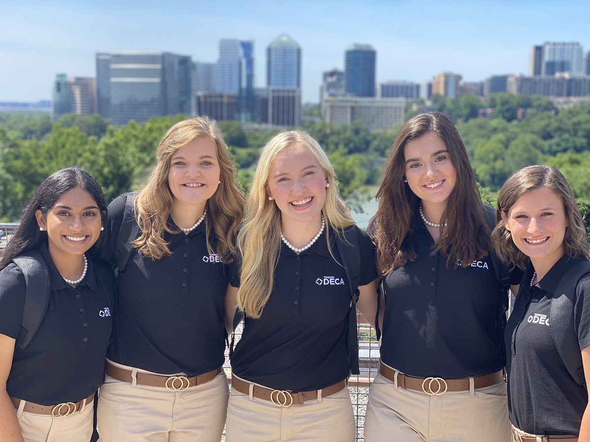 Your new 2021-22 #DECATN state officers are excited to be at our nation’s capitol for #DECAELS this weekend. Are you all ready to #MaximizeYourMomentum this year?! <a href="/DECAInc/">DECA Inc.</a>