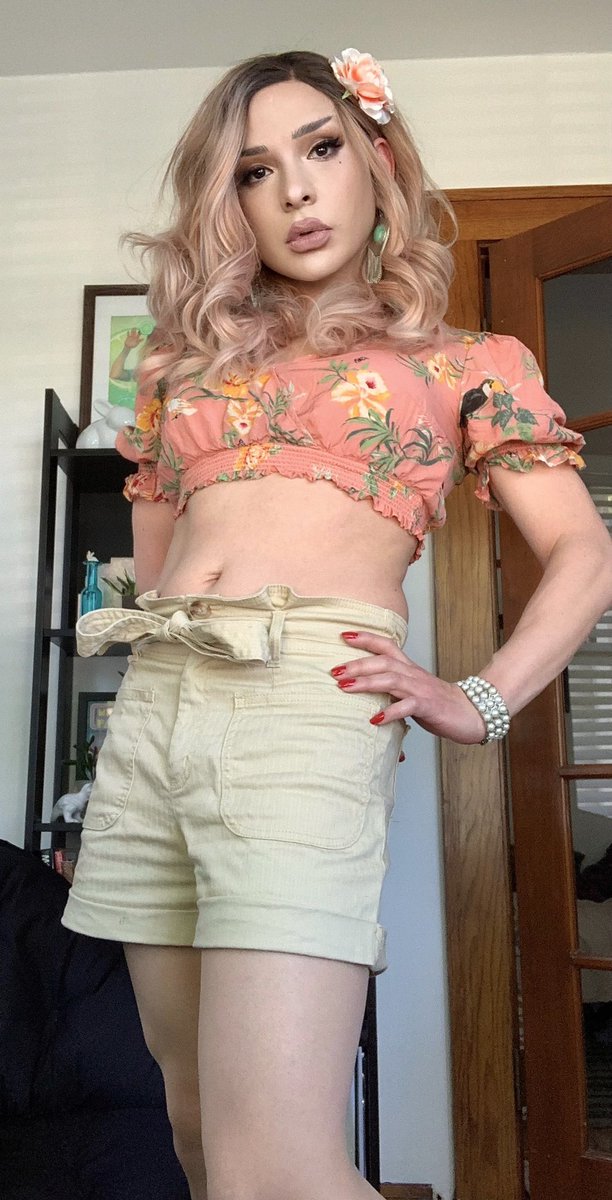 Happy 100th photo! You all have shown me so much love and acceptance! Bijou fans are truly the best! I love you all!💋✨🐰
Wig: <a href="/UniwigsC/">uniwigs.com</a> 
#blonde #wig #makeup #summervibes #vintage #vintagefashion #stunning #beautiful #cute #adorable #Pride #lgbtqia #trans #transgirl #lesbian
🐰