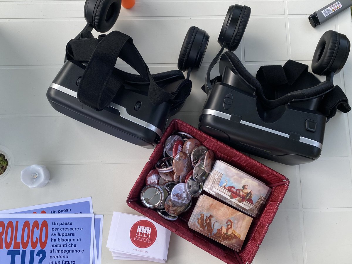 vivomodei's tweet photo. Visori per chi vorrà scoprire #palazzoOmodei in virtuale questa sera. E qualche gadget in distribuzione per chi vorrà diventare nuovo socio o vorrà lasciare una donazione o un suggerimento. Grazie a tutti in anticipo ❤️ https://t.co/TNBl0Trzsl