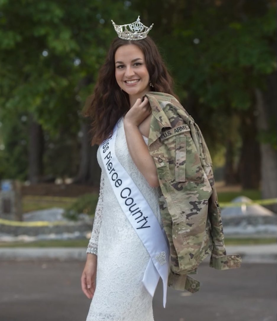 I_Corps's tweet photo. “I can and I will”-PFC Maria Hoyt

Hoyt has a “royal” work/life balance since being crowned #MissPierceCounty. She also serves in the Washington National Guard as a unit supply specialist with 1st Battalion, 168th Aviation Regiment at Joint Base Lewis-McChord. #JBLM https://t.co/KPkQ9xoweu