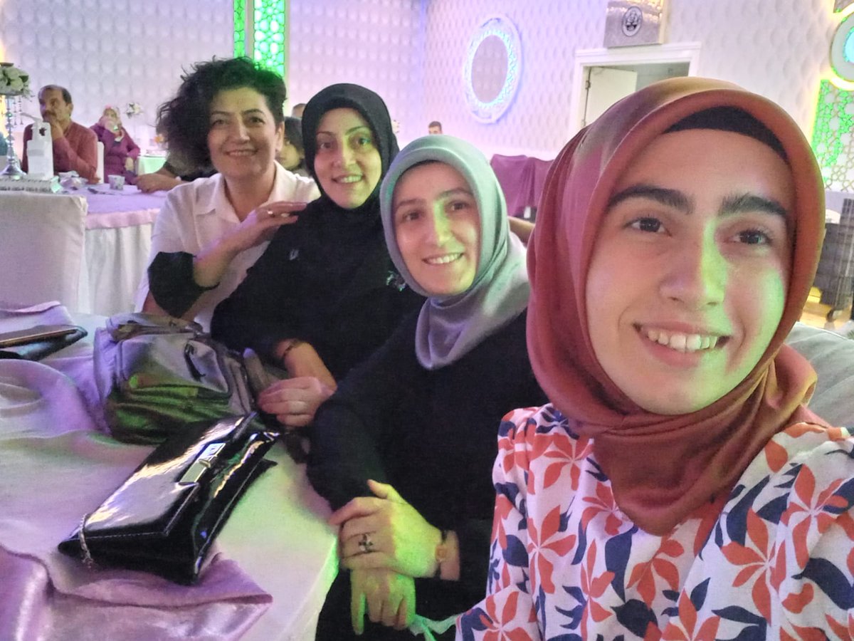 fikriyepolat's tweet photo. Bronzmuz Hülya hanımın ekibinfen . Üyemiz rukiye hanimin oğlunun düğnüne gittik. Rabbim tamina erdirsin. Ersağ vesile oldu. Yollarimiz kesişti. Başkanimin dediği gibi evine davet edemeyeceğini ekibine davet etme. Kocaman ersağ ailesi olduk. @HulyaSezgn5 https://t.co/TEj15t9gSO