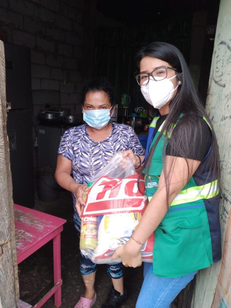 FundFeyAccion's tweet photo. #FYA: esta vez llegando con Kits de alimentos a los usuarios del programa #PersonasConDiscapacidad en convenio con @InclusionEc, gracias técnicos por ese apoyo vital que brinda a esta noble institución y a la comunidad #LaLaborContinúa @JimmySimisterra @FEDEBASG @RedesBarriales https://t.co/n0yHu4aEsO