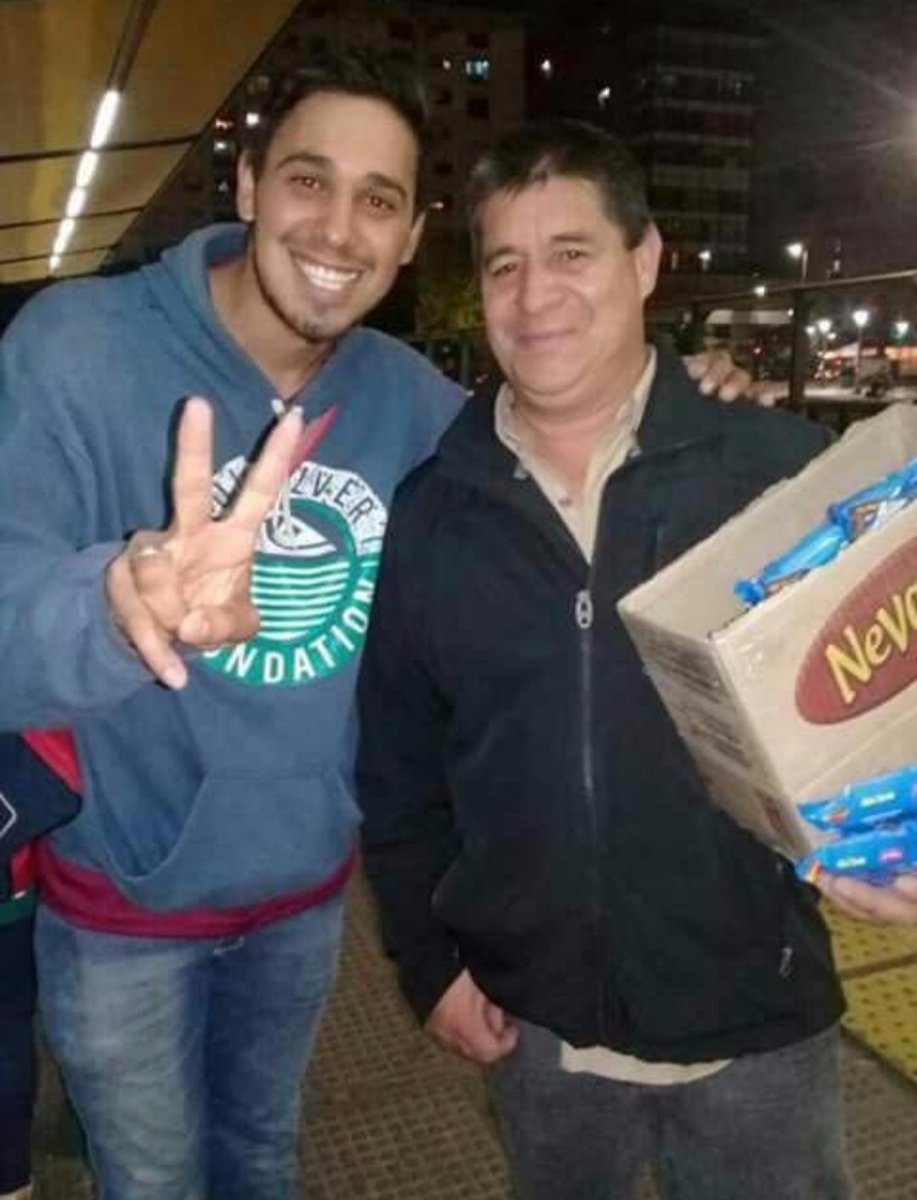 John John tweet media