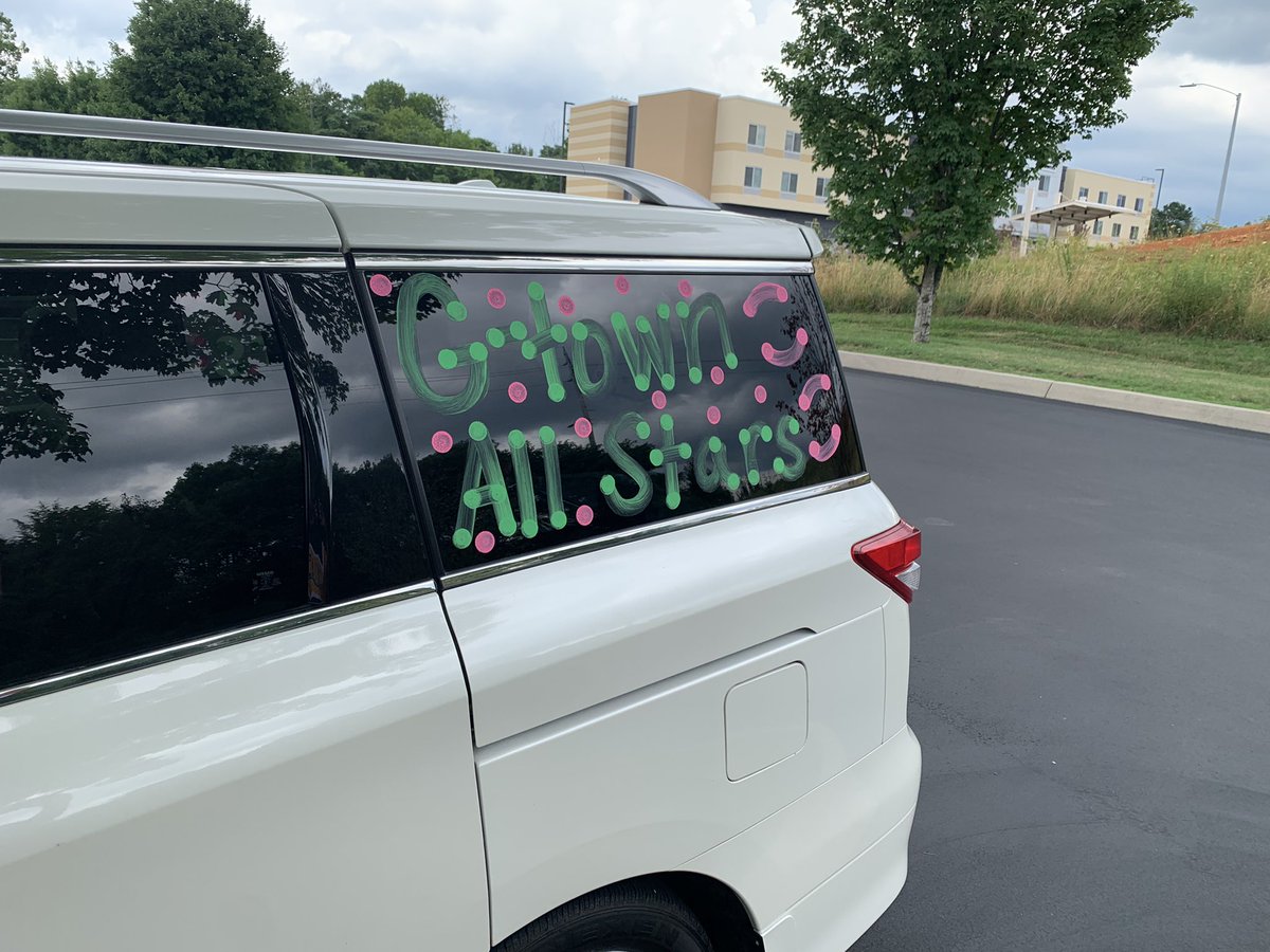 AngieAlex31's tweet photo. I may have gotten a little paint happy with Mimi’s van! https://t.co/SpWdgDhE4x
