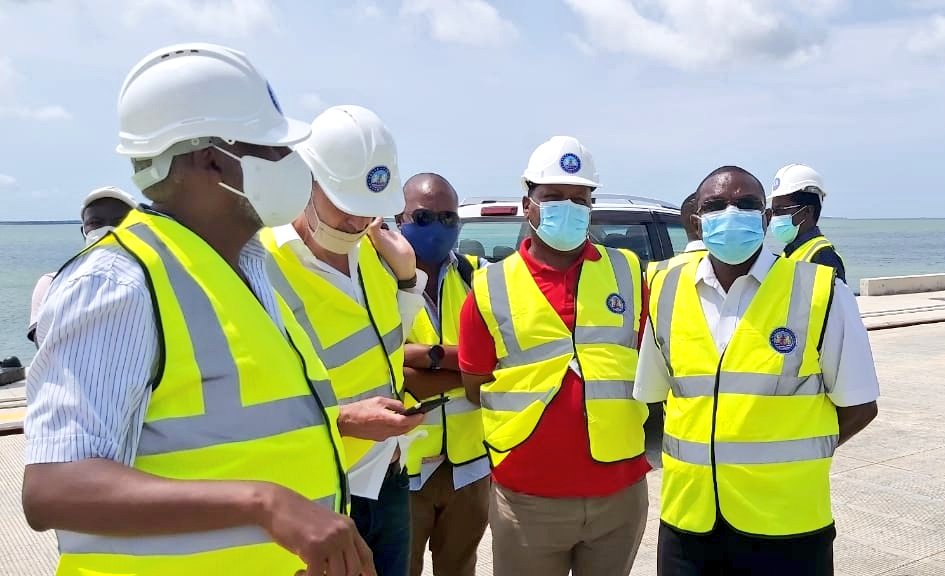AbdishukriOsman's tweet photo. @cmacgm Vice President Africa LUDOVIC Rozan During An Inspection Visit And Meeting With @Kenya_Ports GM Lamu Port Eng.Abdullahi Samatar, Principal Marine &amp; Operations Officers Capt. Geoffrey Namadoa And Patrick Makau Just Few Days Before A CMA CGM Ship Docks At The New #LamuPort https://t.co/alOzWCPK0B