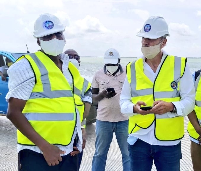AbdishukriOsman's tweet photo. @cmacgm Vice President Africa LUDOVIC Rozan During An Inspection Visit And Meeting With @Kenya_Ports GM Lamu Port Eng.Abdullahi Samatar, Principal Marine &amp; Operations Officers Capt. Geoffrey Namadoa And Patrick Makau Just Few Days Before A CMA CGM Ship Docks At The New #LamuPort https://t.co/alOzWCPK0B