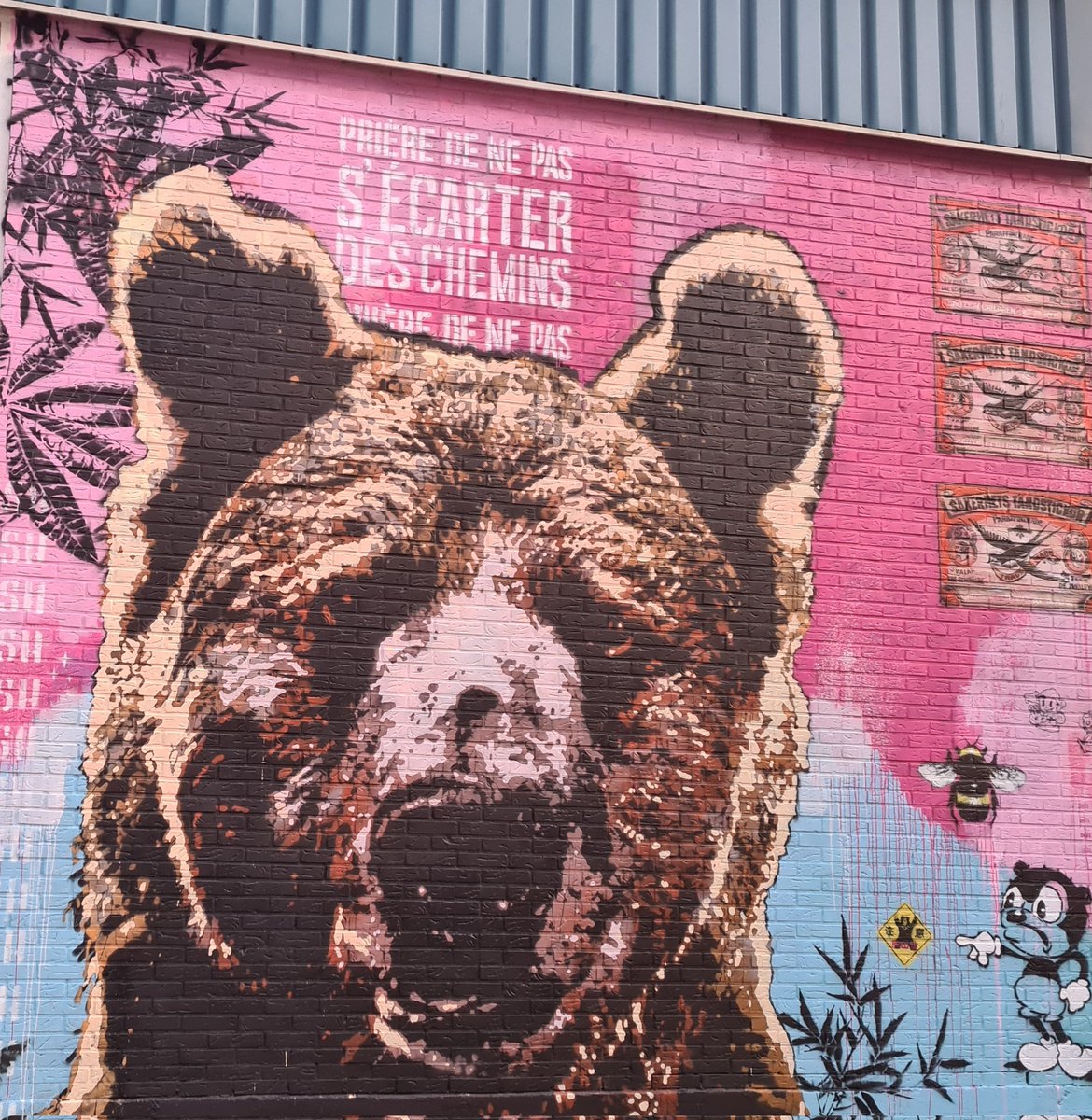 MariannedeRijke's tweet photo. Echt geweldig gave nieuwe #muurschildering bij #Rotsoord #Utrecht #streetart https://t.co/EqmGYTlNfh