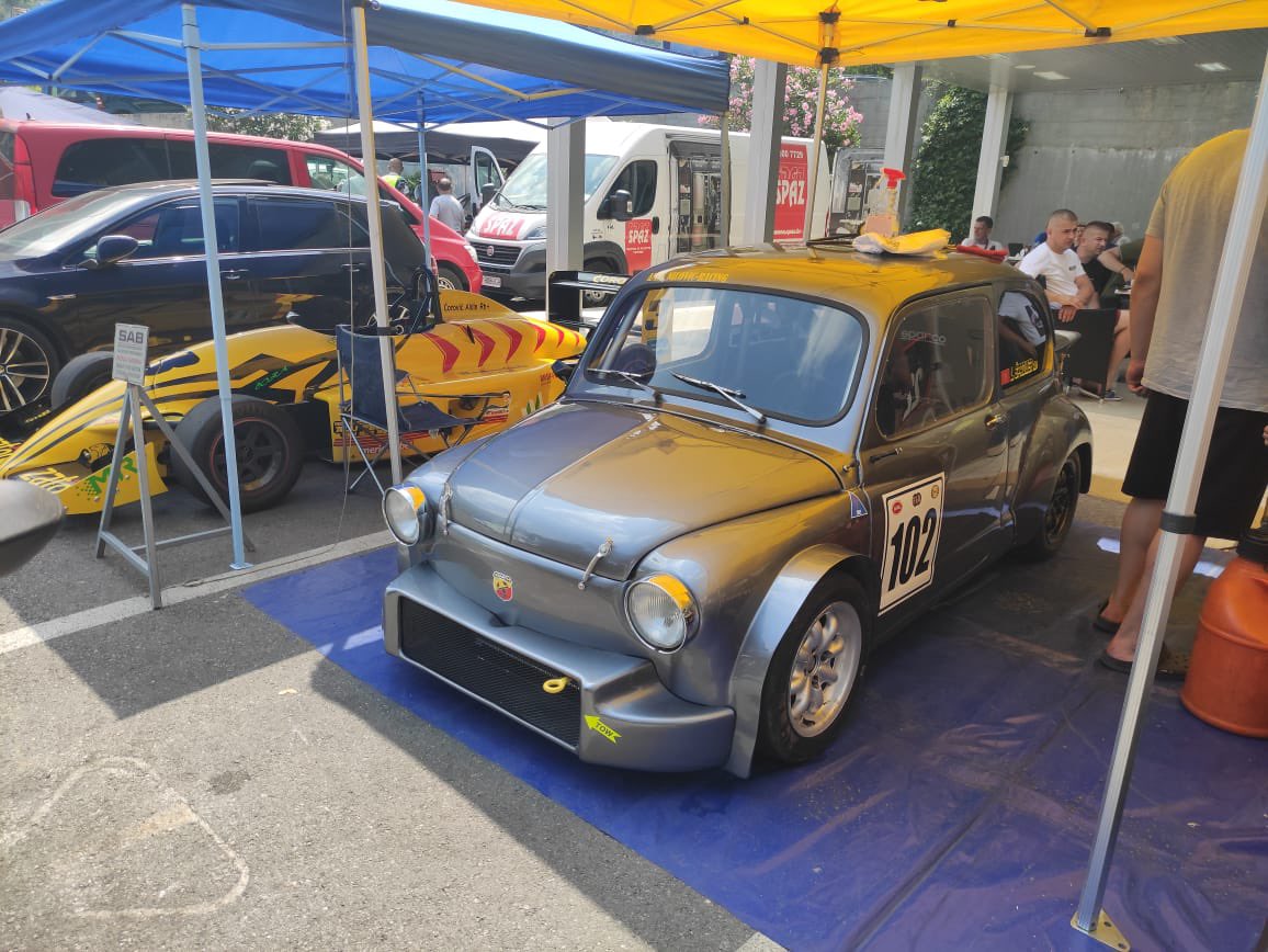 dpshtrr's tweet photo. DPSHTRR e ndoqi eventin për kontakte e eksperiencë mes këshillëtarit special, Z. Sokol Duma, kurator e protagonist në projektet Automotopark Elbasan, Edukimi mbi Sigurinë Rrugore, Manuale Didaktike mbi Lejedrejtimet, Retro, etj! #DPSHTRR #MIE #MotoSport #AutomotorizimiShqiptar 🇦🇱 https://t.co/mGYmZadUjo