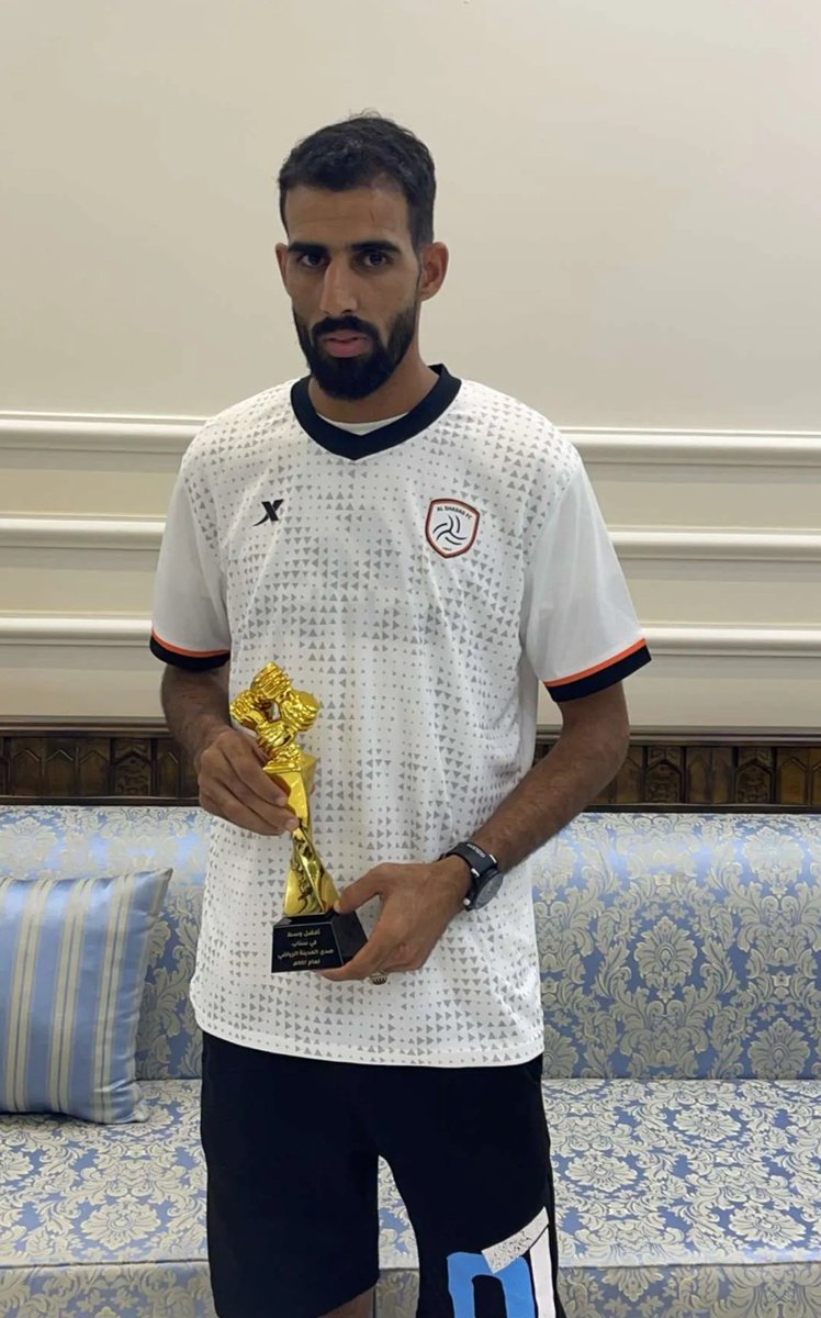 Wave2017's tweet photo. نظير تفوقهما على نجوم المدينة. 
استلم مساء امس اللاعب عدني لاعب فريق الموج جائزة افضل لاعب وسط في المدينة
كما استلم النجم ذياب جائزة افضل مهاجم في المدينة الف الف مبروك لنجوم الموج https://t.co/1C7j7snP6n