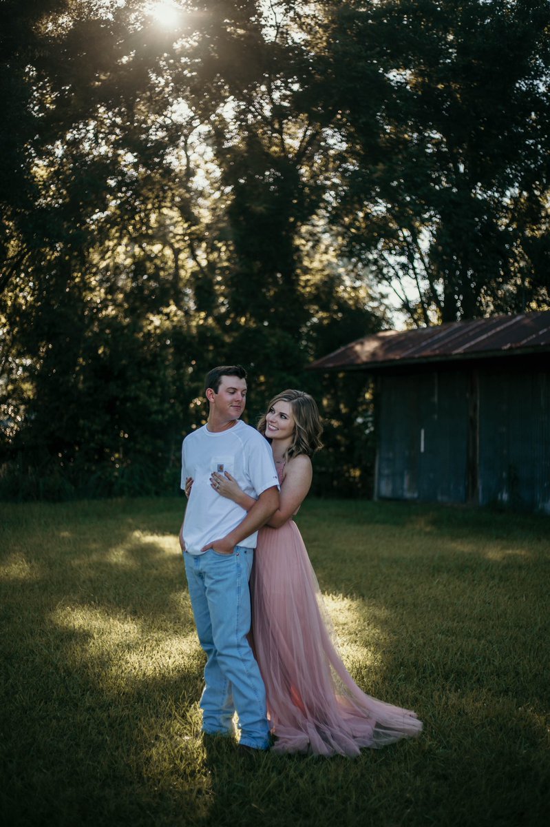 jacie26's tweet photo. I love this man and our little family 😍❤️ https://t.co/ldHHf58rXI