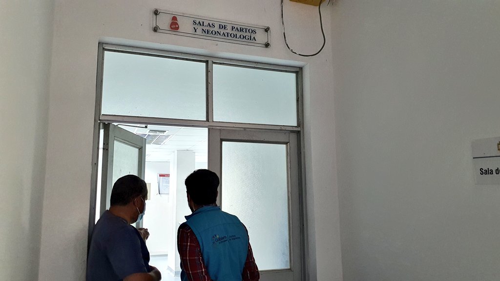 SaludImbabura's tweet photo. #SanLorenzo | "Visitamos el hospital básico Divina Providencia para verificar los flujos de atención en esta casa de salud, garantizamos atención digna en todos los niveles de atención" Paúl Pérez Saavedra, Coordinador Zonal 1 de Salud. #SaludParaTodos https://t.co/2LErGctg19