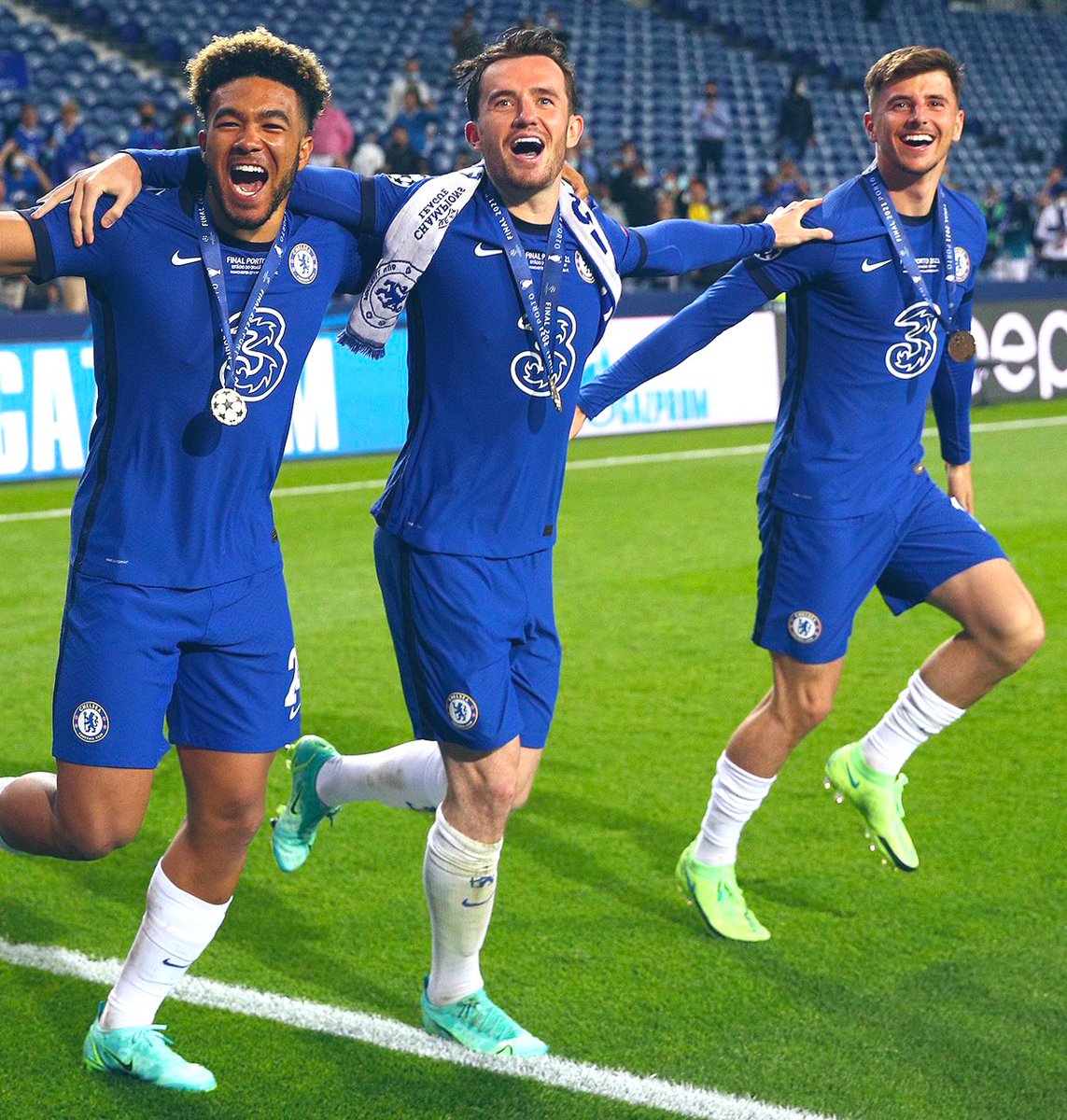 LDNFootbalI's tweet image. A boy from Redbridge. A boy from Milton Keynes. A boy from Portsmouth.

Champions League winners. Tomorrow, #EURO2020 finalists. Pride.