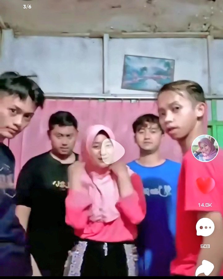 RahmadRian3's tweet photo. Ada yang tau ini video apa yha??? https://t.co/lCEPpfL4Od