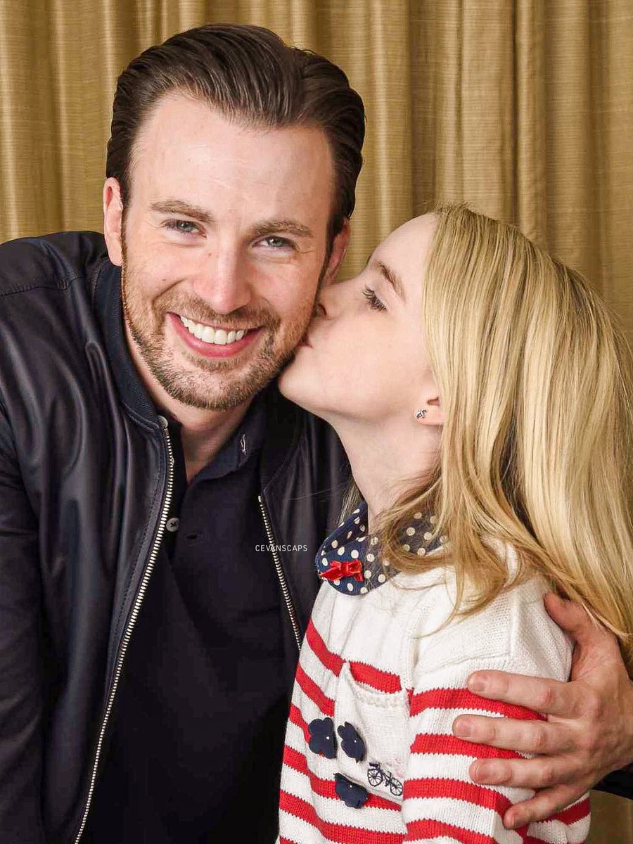 Chris Evans Captures tweet media