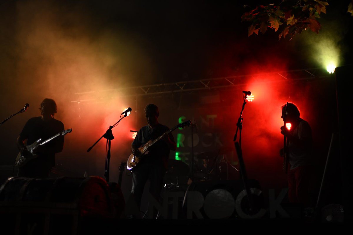 GosdeSantRoc's tweet photo. 🎵Que no pari la música‼️

🔥XXVI SANT ROCK FESTIVAL🔥

#olot #garrotxa #olotcultura #lagarrotxa #festivalolot #festivalgarrotxa https://t.co/S3Ki1qFkUV