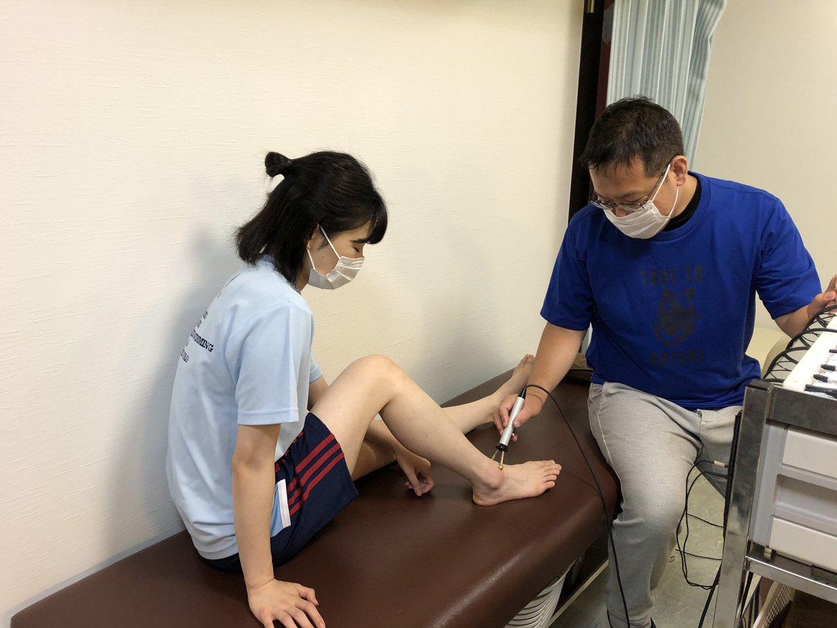 dts_taekwondo's tweet photo. 女子大生テコンダー丹羽結子選手が捻挫して、DTSスポーツ整骨院で山口先生にみてもらいました😊
学生アスリートも沢山来られてます！
#taekwondo,#テコンドー,#岡本依子,#格闘技,#南森町,#整骨院,#空手,#スポーツ整骨院,#捻挫,#丹羽結子,#中学生,#高校生,#女子 https://t.co/7FItSxpMvv