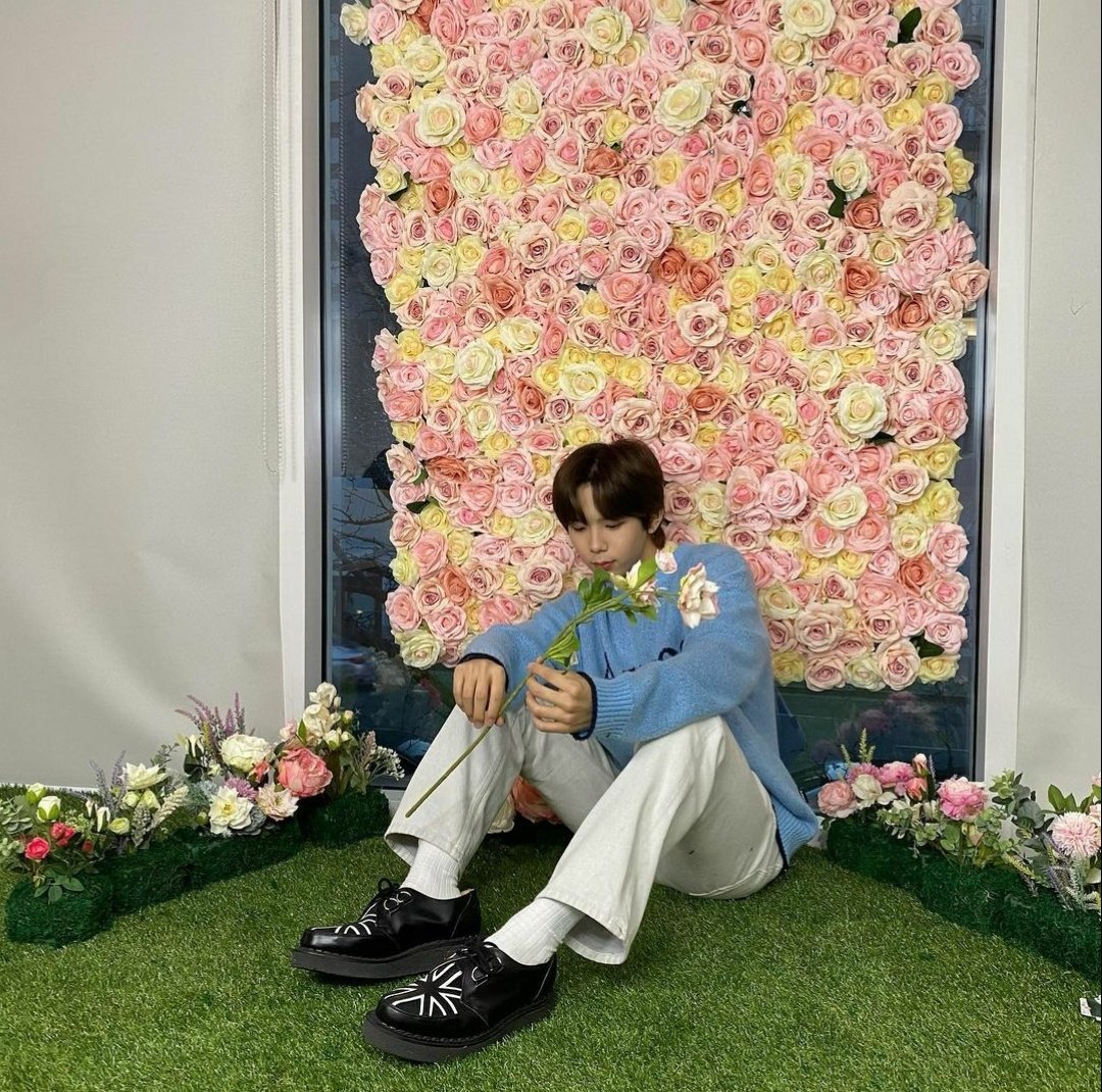 TAROB0T's tweet photo. beep beep !¡

hola <3 acá shotaro bøt, quiero hacerte recordar que shotaro te ama mucho y quiere verte sonreír. Puedes invocarme @, y mis dm están abiertos para ti ♡

Ten un lindo día ( ◜‿◝ )♡ https://t.co/M5lLJti5iy