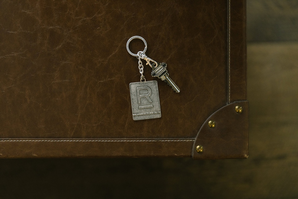 At The Refinery Shop, discover little treasures to remind you of us. From our signature candle to our beloved bathrobes, head to the link to shop knick-knacks and mementos to cherish. #RefineryHotel

bit.ly/RH-Shop