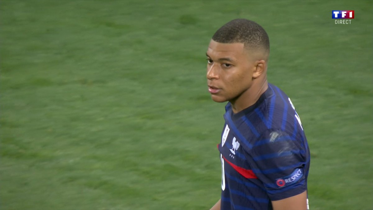 TF1's tweet photo. TIRS AU BUT 

🇨🇭 SUISSE : ✅✅✅✅✅
🇫🇷 FRANCE : ✅✅✅✅❌

Mbappé échoue face à Sommer : la France est éliminée de l'Euro par la Suisse #FRASUI https://t.co/AtJZTKIBBV