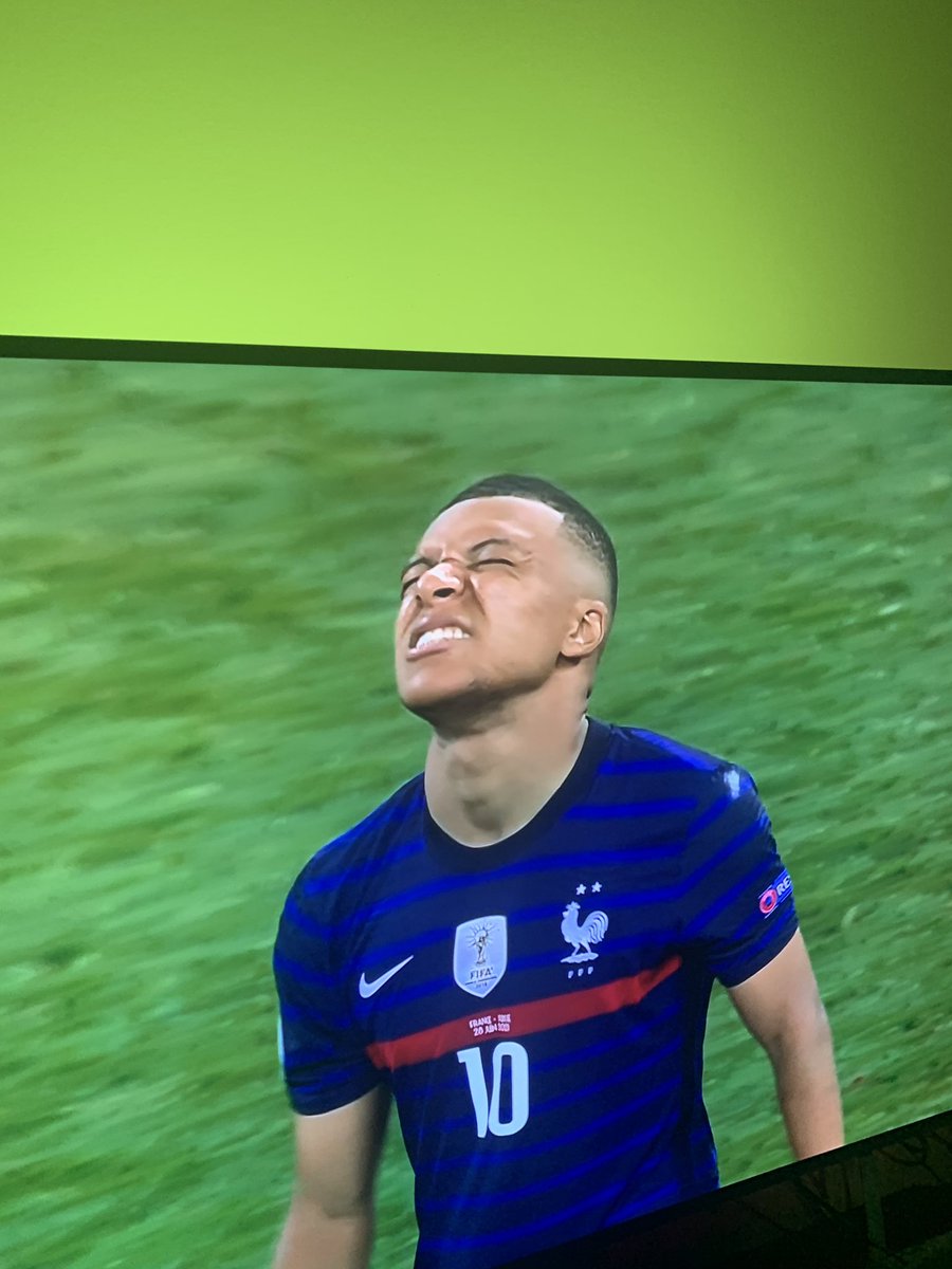 gregrenard's tweet photo. @lequipe les frites étaient elles trop salée 😂🤣😂 https://t.co/lfINlCHC9B