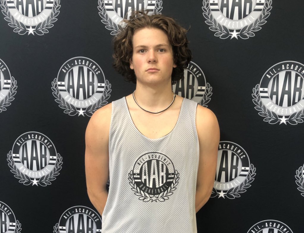 2023 Ethan Madeiros has been having a DAY 🔥 Big guard with high level feel &amp; versatility ✍️ 

#AAB 📚🏀 | @billy_thom