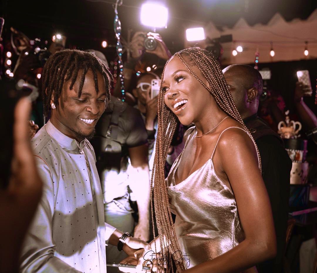FavorGrace90's tweet photo. If you want to come for these two, you better come correct or they will end up making you look like a fool..Intelligent Duo. Laycon and Vee ❤️❤️ #BBNaijaReunion https://t.co/N8pGtTCYLe