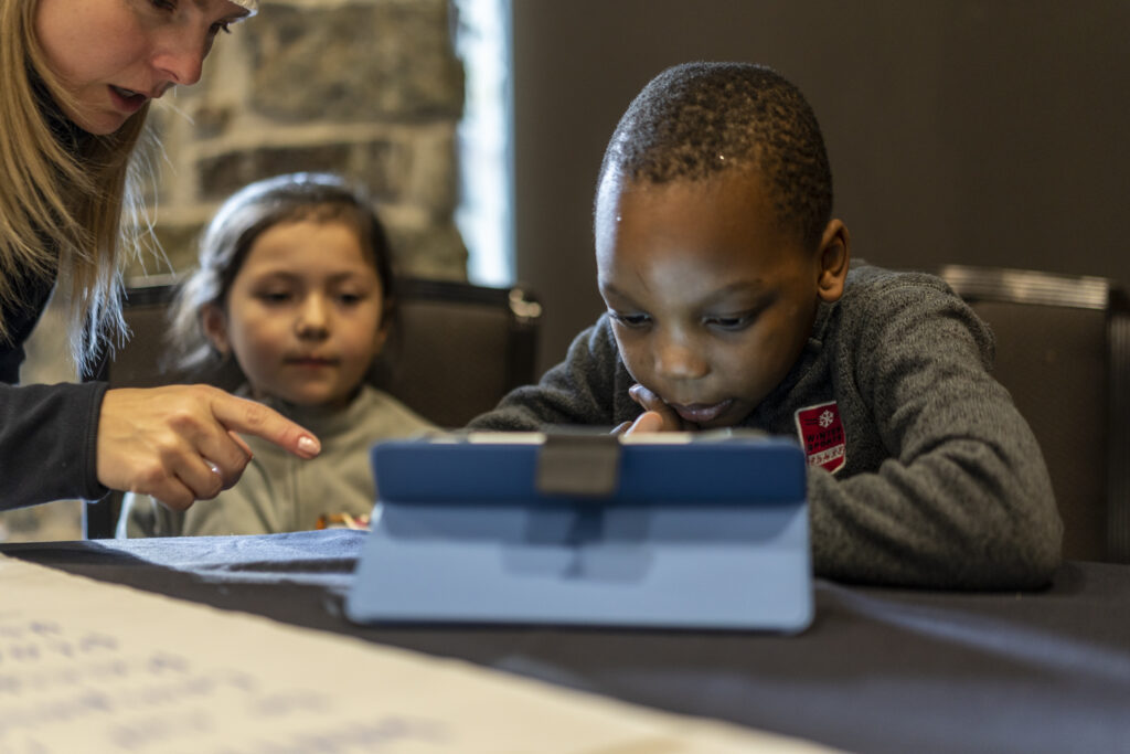 learningcode's tweet image. Want to bring coding into your classroom? We have you covered! Join our #TeachersLearningCode ‘Heads-Up with micro:bit’ workshop and explore #ComputerScience concepts in a fun and collaborative environment! Sign up today: canadalearningcode.ca/experiences/ed…