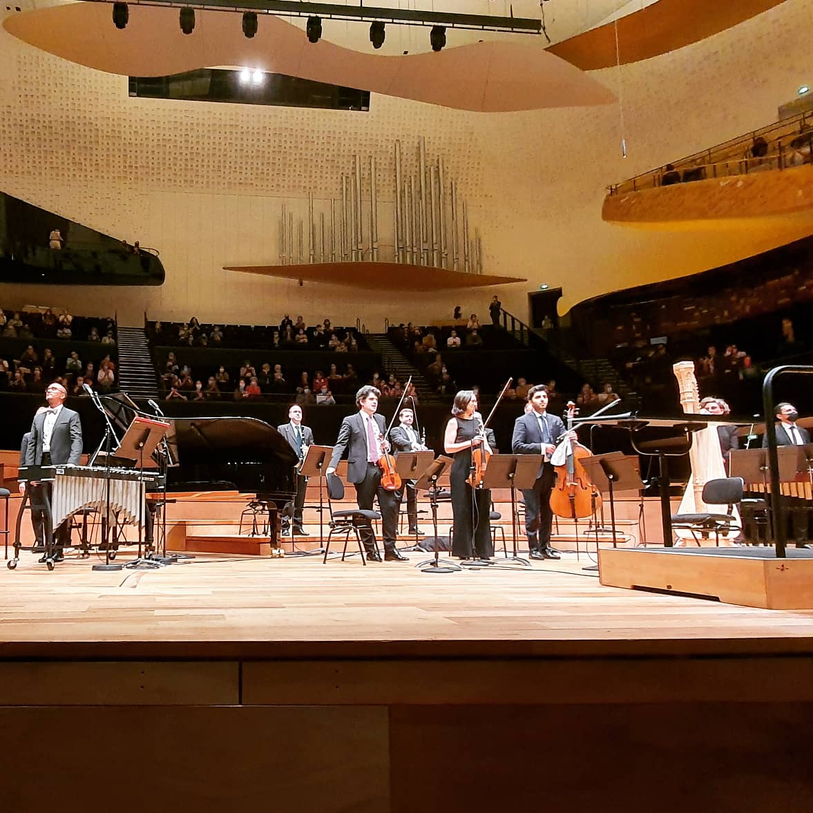 helene_mahln's tweet photo. 🎶 Wonderful concert tonight at the @philharmonie de #Paris!
Bravo and thank you #BoulezEnsemble #MichaelBarenboim #violin #KianSoltani #cello and #DanielBarenboim @DBarenboim  #direction #piano !
#JörgWidmann #Debussy #Boulez
#Dérive2
📷 @helene_mahln - 28 juin 2021 https://t.co/iqrHiaABy2