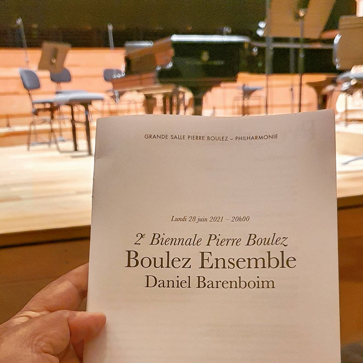 helene_mahln's tweet photo. 🎶 Wonderful concert tonight at the @philharmonie de #Paris!
Bravo and thank you #BoulezEnsemble #MichaelBarenboim #violin #KianSoltani #cello and #DanielBarenboim @DBarenboim  #direction #piano !
#JörgWidmann #Debussy #Boulez
#Dérive2
📷 @helene_mahln - 28 juin 2021 https://t.co/iqrHiaABy2
