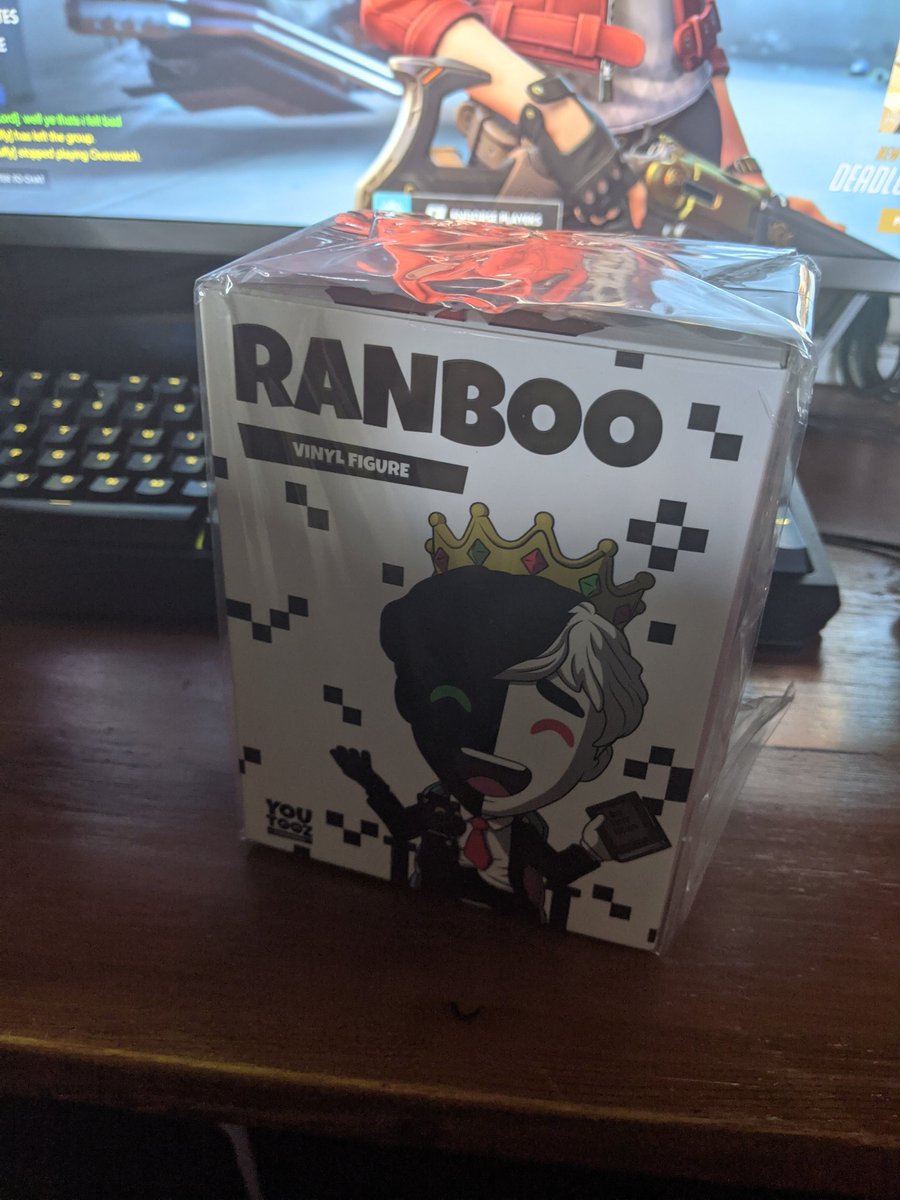 SootWaffle's tweet photo. Was in the middle of a competitive Overwatch match when this showed up, it took a lot of will power not to leave the match and open it that second.  Glad it's finally here! #youtooz #ranboo #ranbootooz #ranbooyoutooz https://t.co/PquDXezVrh