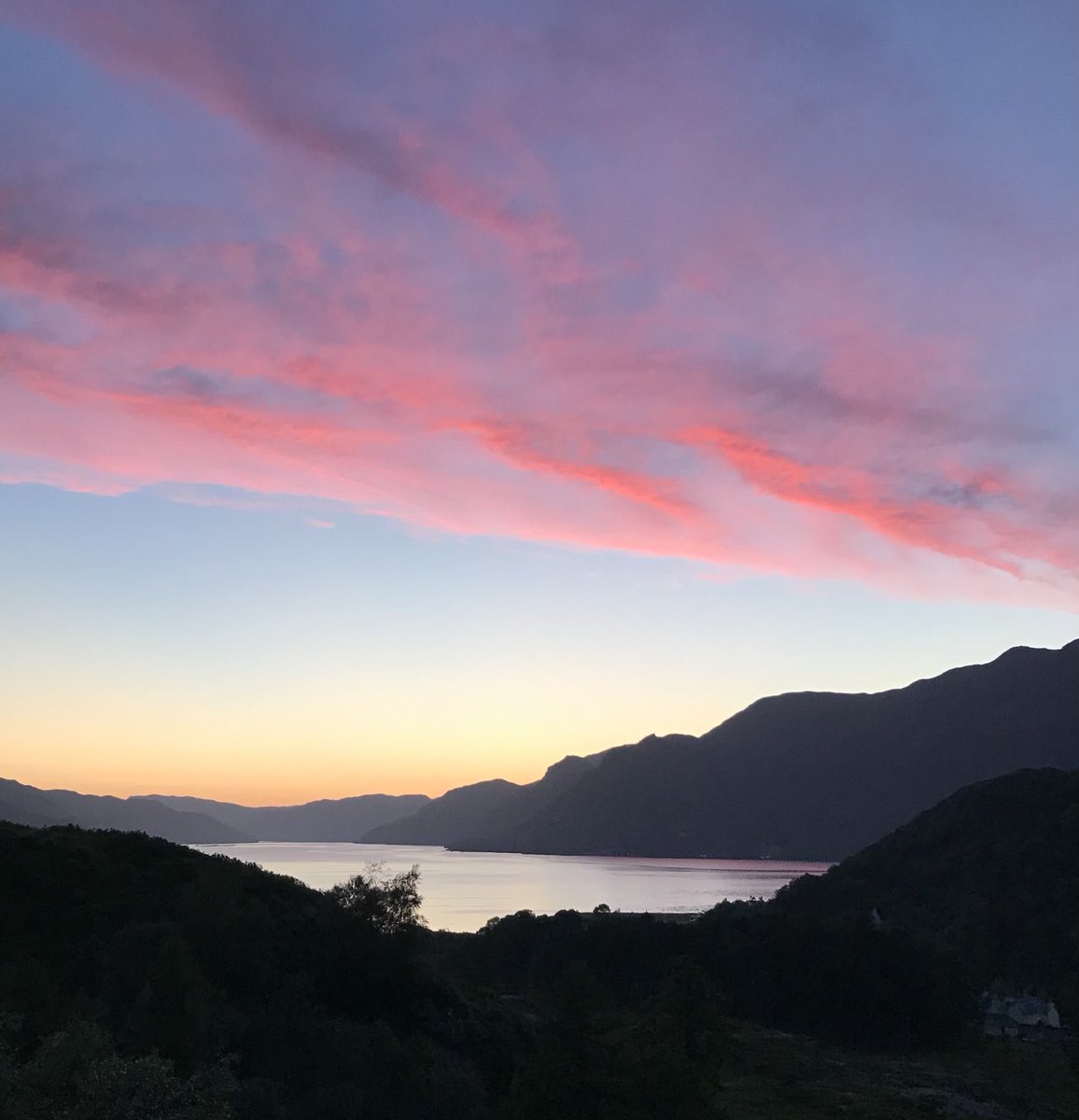 fredwvincent's tweet photo. Wherever you are this night, may God, and his holy angels, guard and protect you and yours… #amen #lochduich #highlands #sunset #parishpaths #selah https://t.co/ANhcOXiYRg